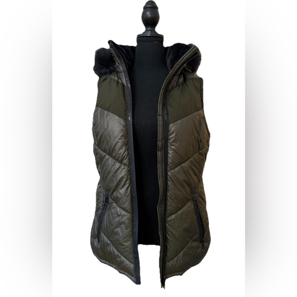 NWOT🔥Michael Kors Puffer Vest Faux Fur Lining - Picture 8 of 16